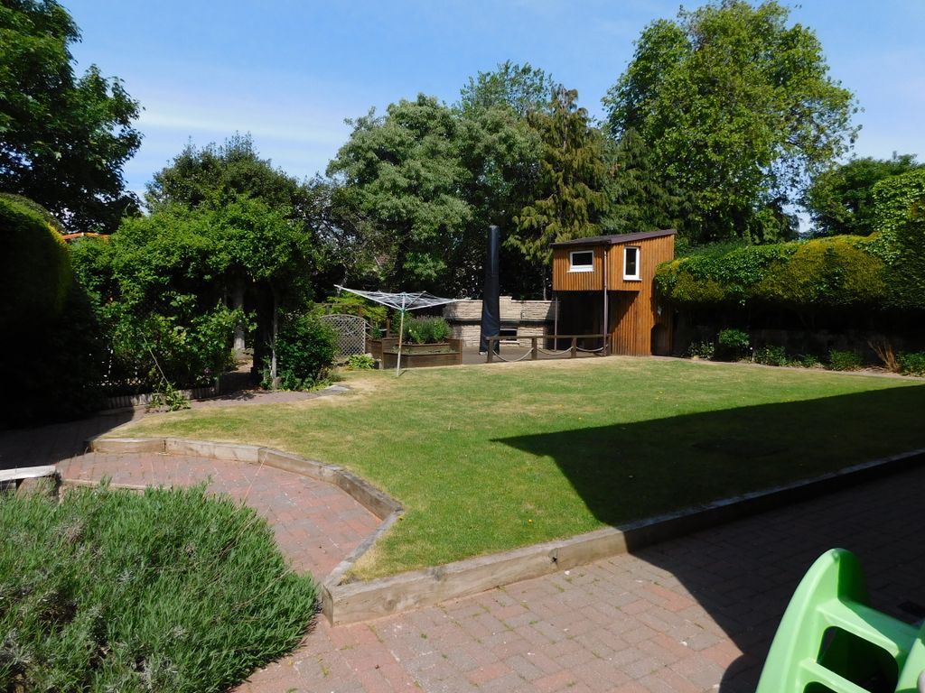 Property photo 2 of 20