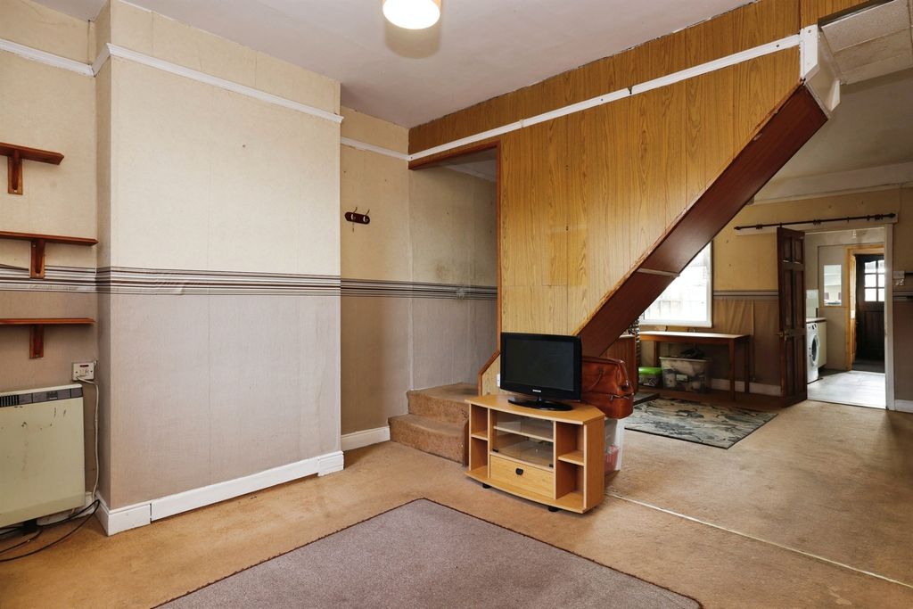 Property photo 3 of 14