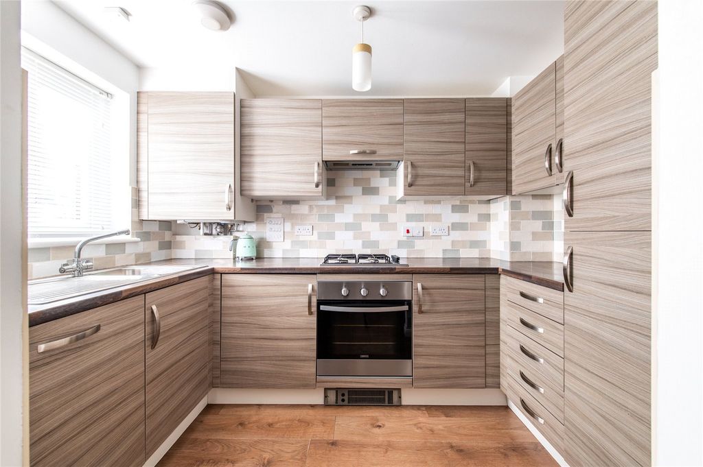 Property photo 3 of 20 Picture 3