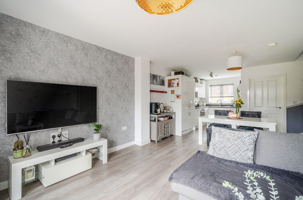 Property photo 3 of 23 1410227-12-698c54...