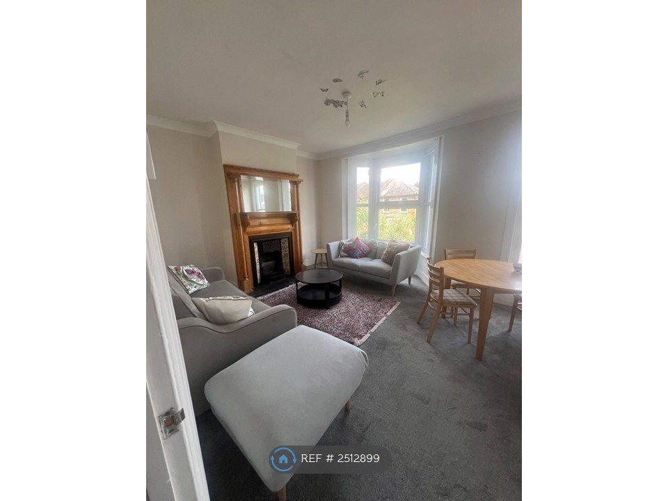 Property photo 1 of 10 Living Room