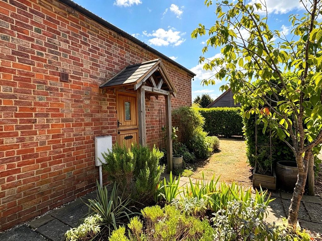 Property photo 2 of 18 Picture No. 13
