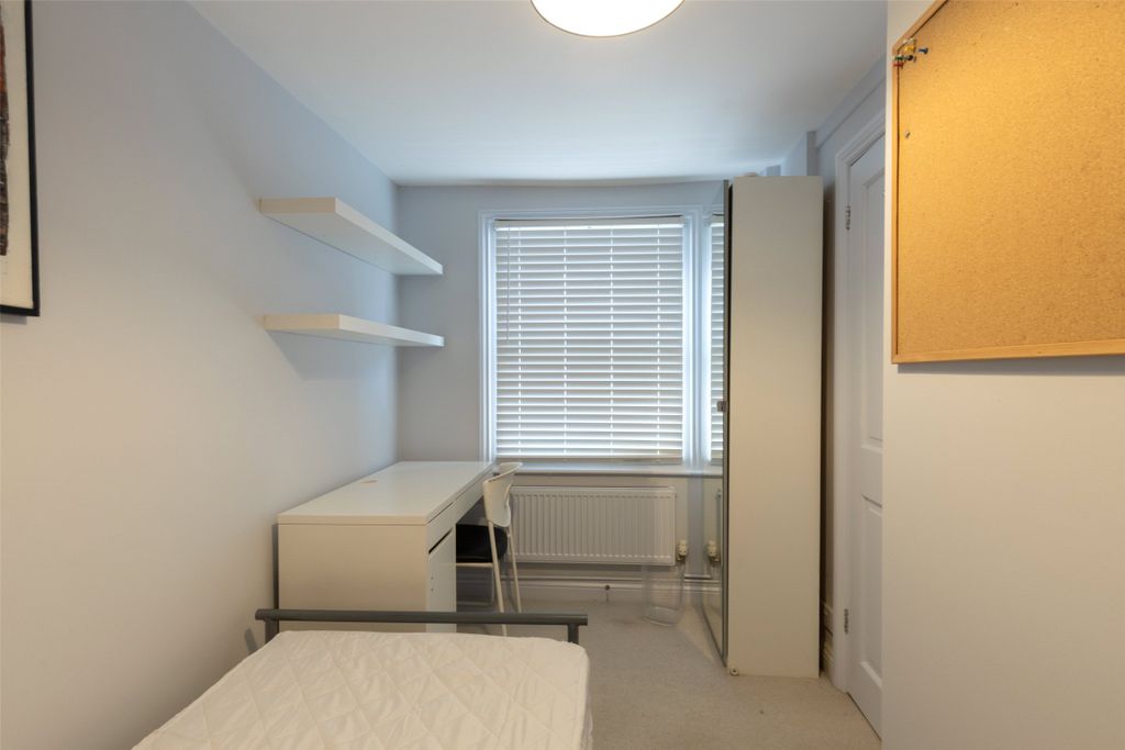 Property photo 2 of 8 Room 2