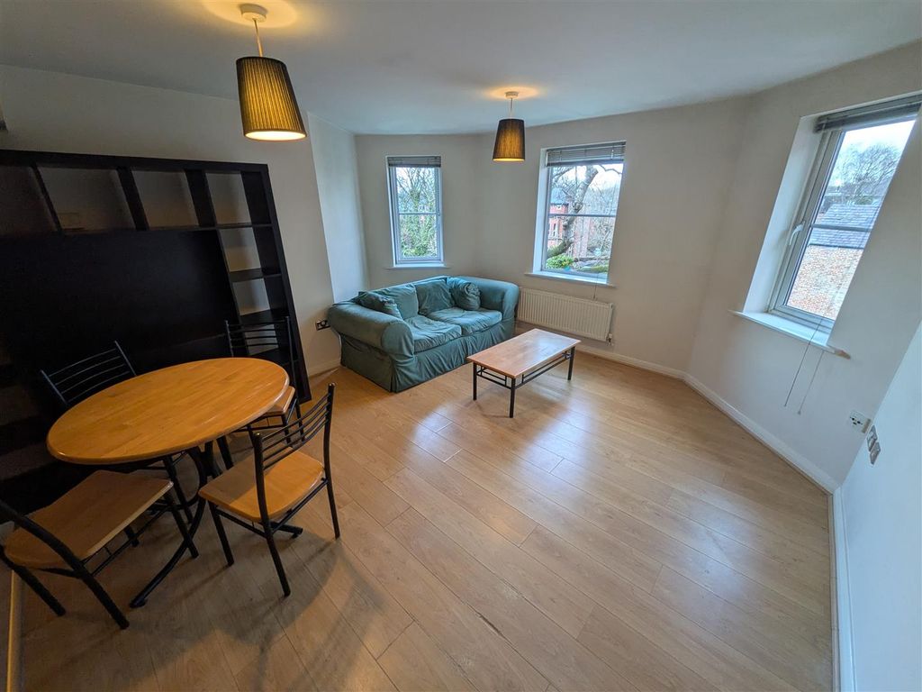 Property photo 2 of 9 Lounge