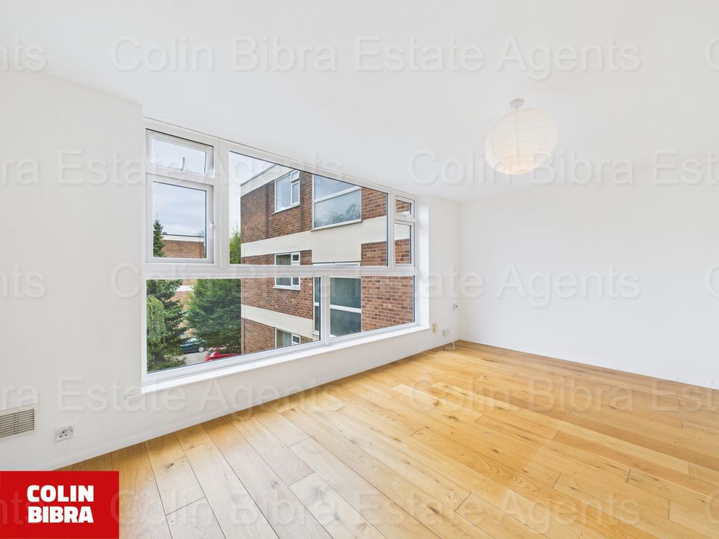 Property photo 2 of 13 Cam04175G0-Pr0051-Still017