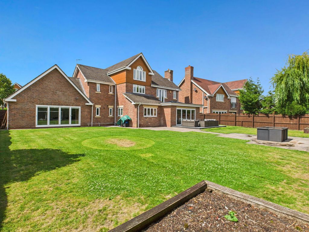 Property photo 2 of 37