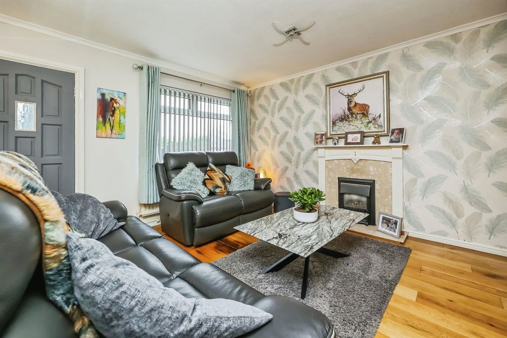 Property photo 3 of 28