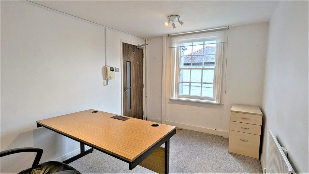 Property photo 2 of 8 Photo 8