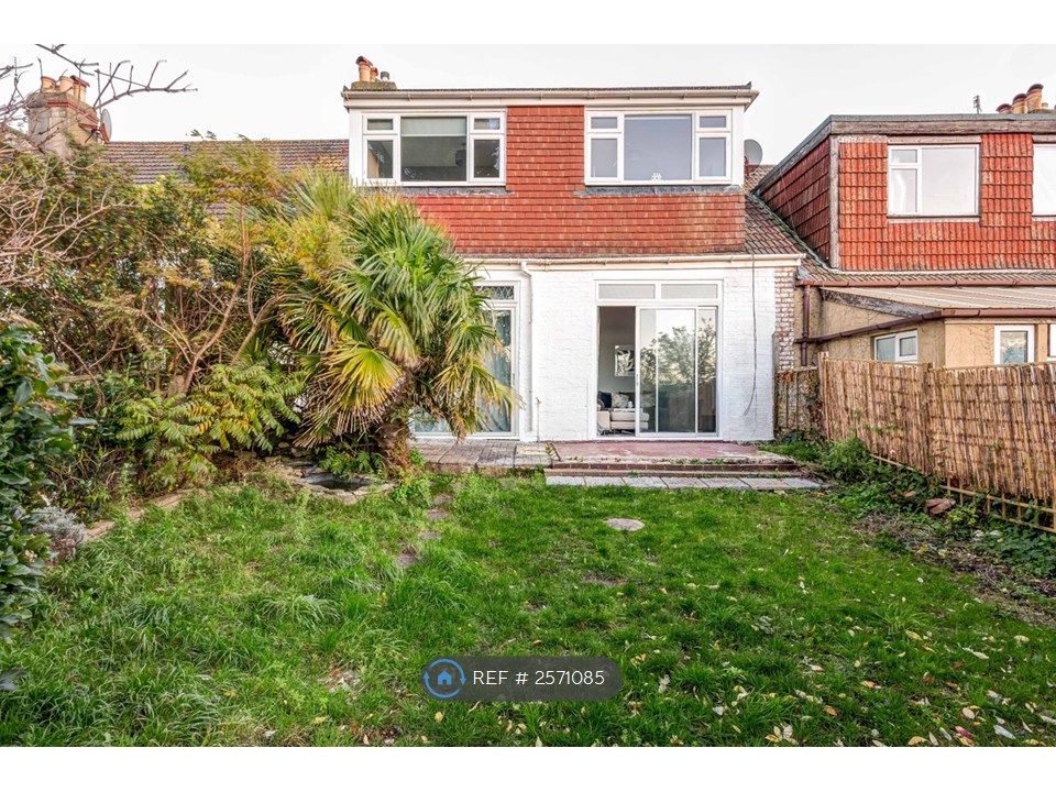 Property photo 2 of 28