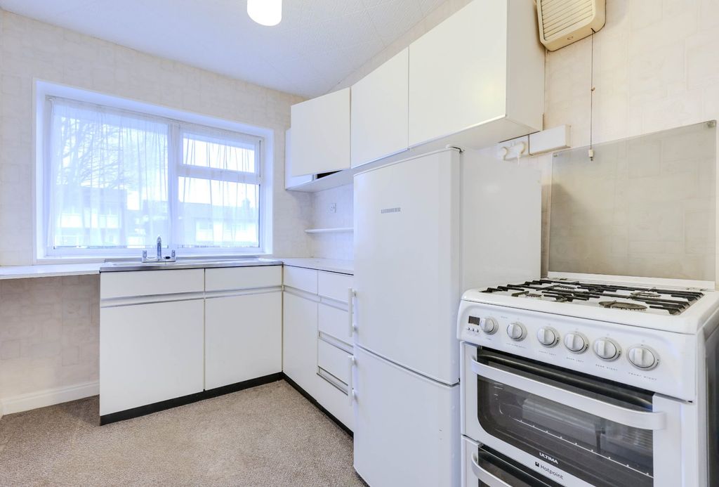 Property photo 3 of 12 Picture No. 02