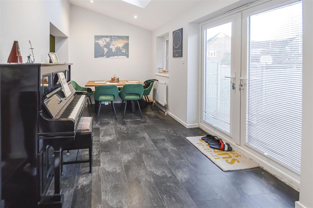 Property photo 2 of 7 5_68485.Jpg