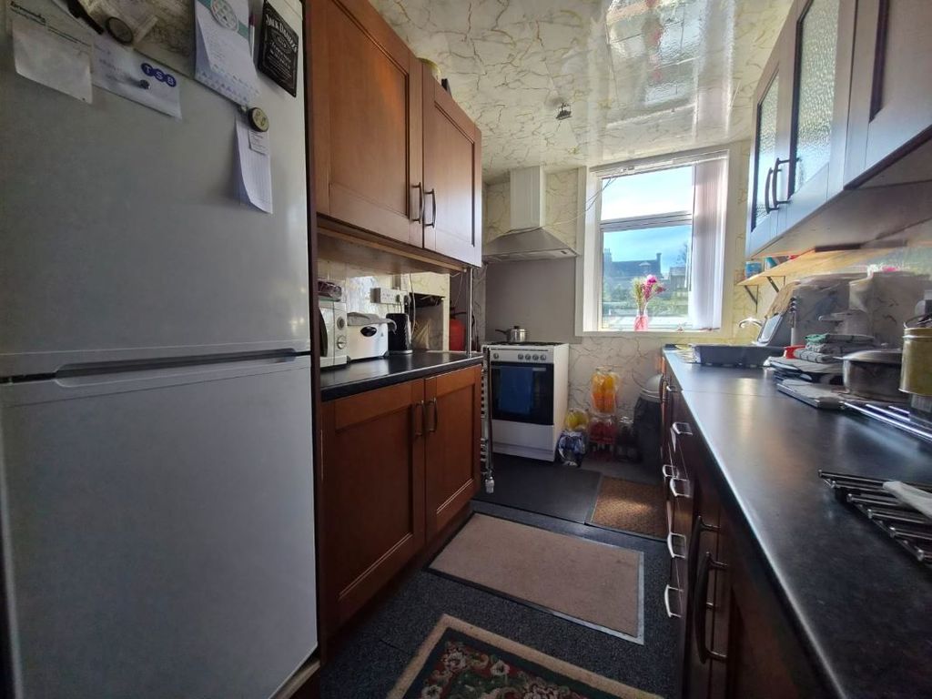 Property photo 3 of 27