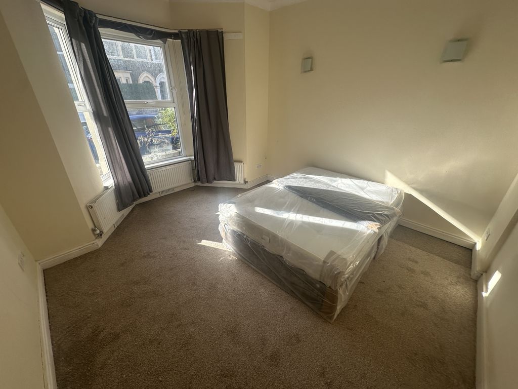 Property photo 3 of 10 R1