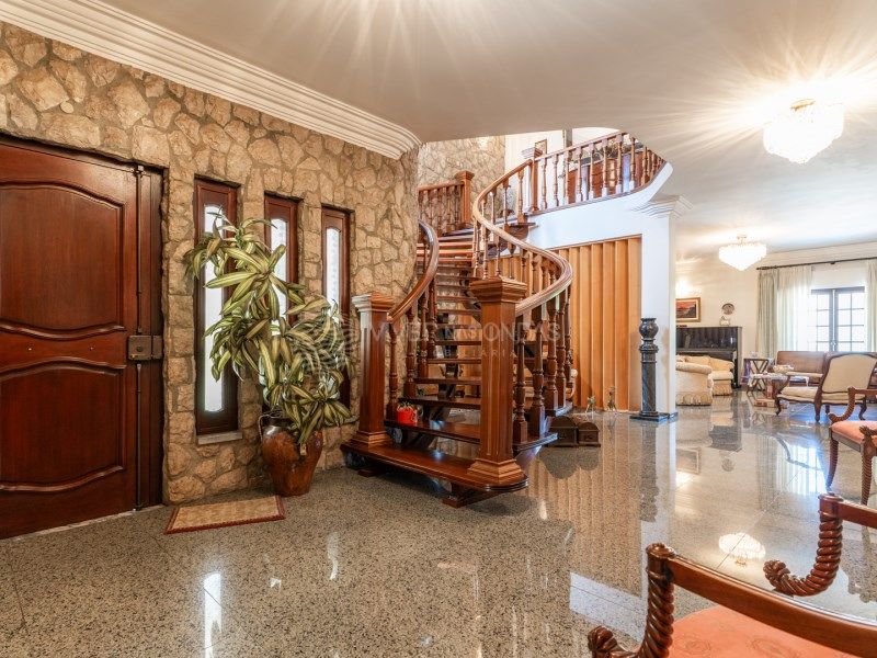 Property photo 3 of 40