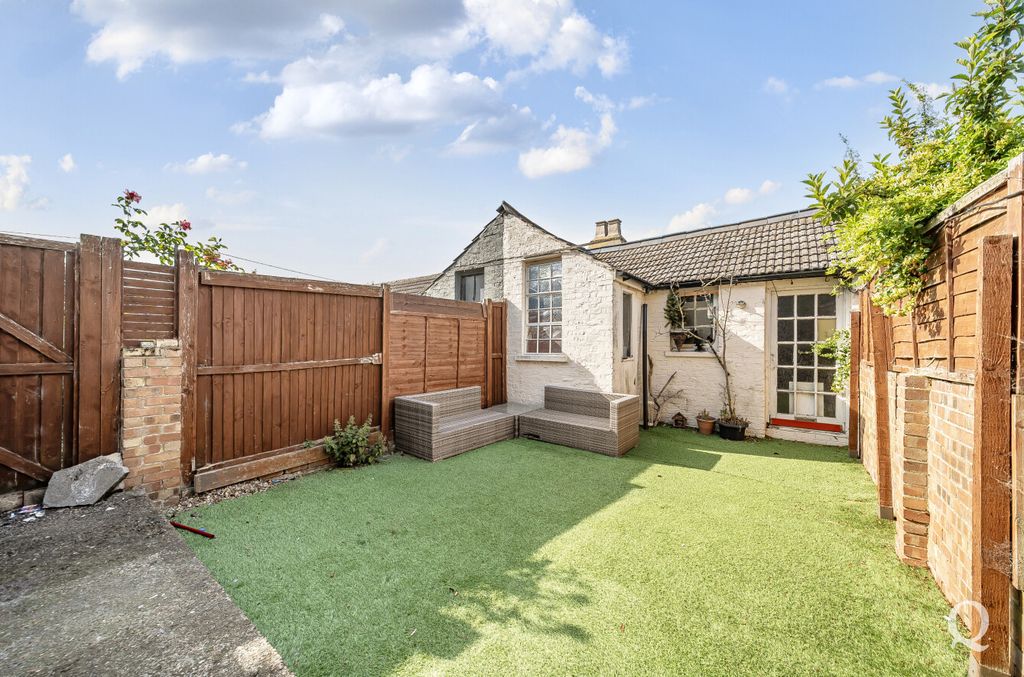 Property photo 3 of 23 45Df143A-Fa82-4F6...