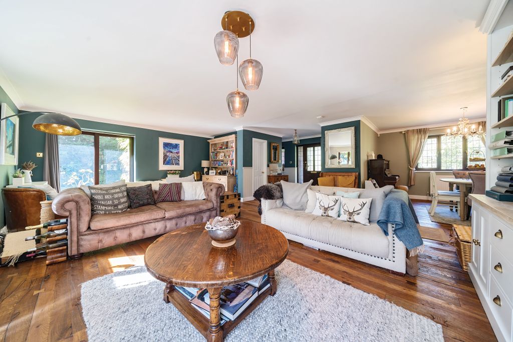 Property photo 3 of 18