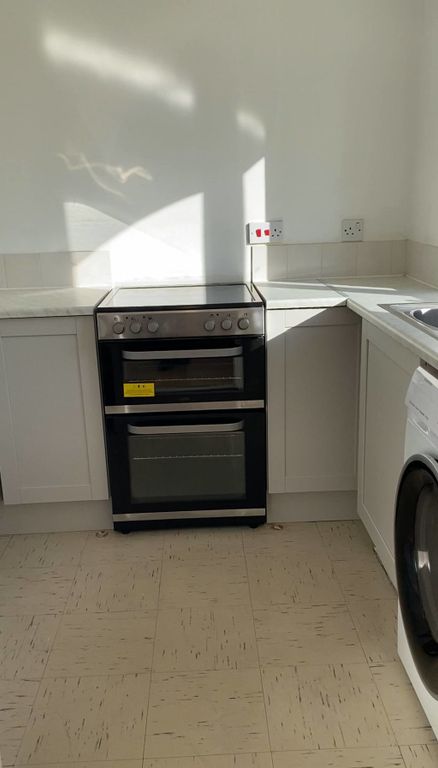 Property photo 3 of 4 Photo 6