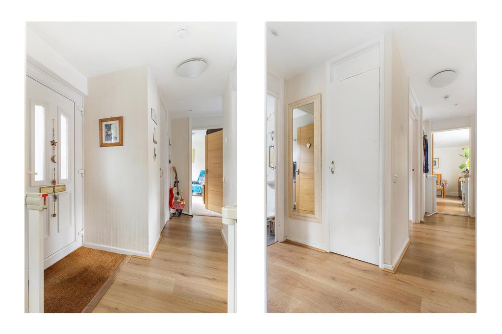 Property photo 3 of 17 Hallway