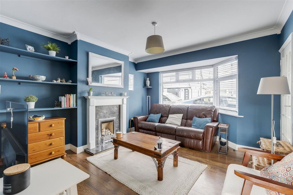 Property photo 3 of 15