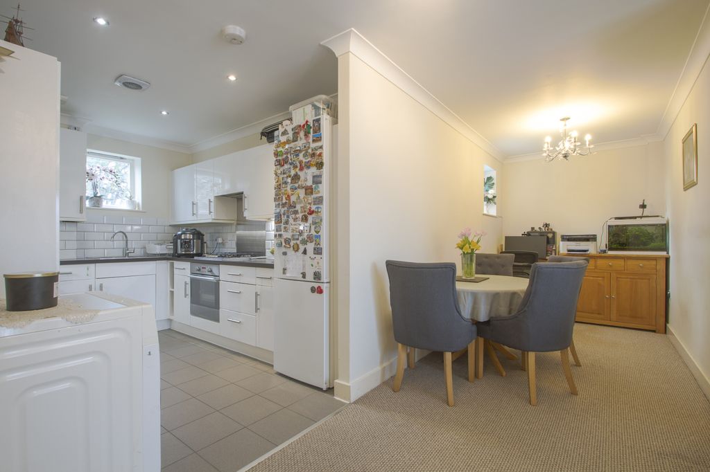 Property photo 3 of 10 Gallery