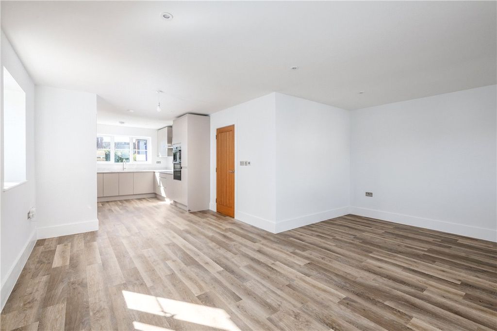 Property photo 2 of 7 Picture No. 42