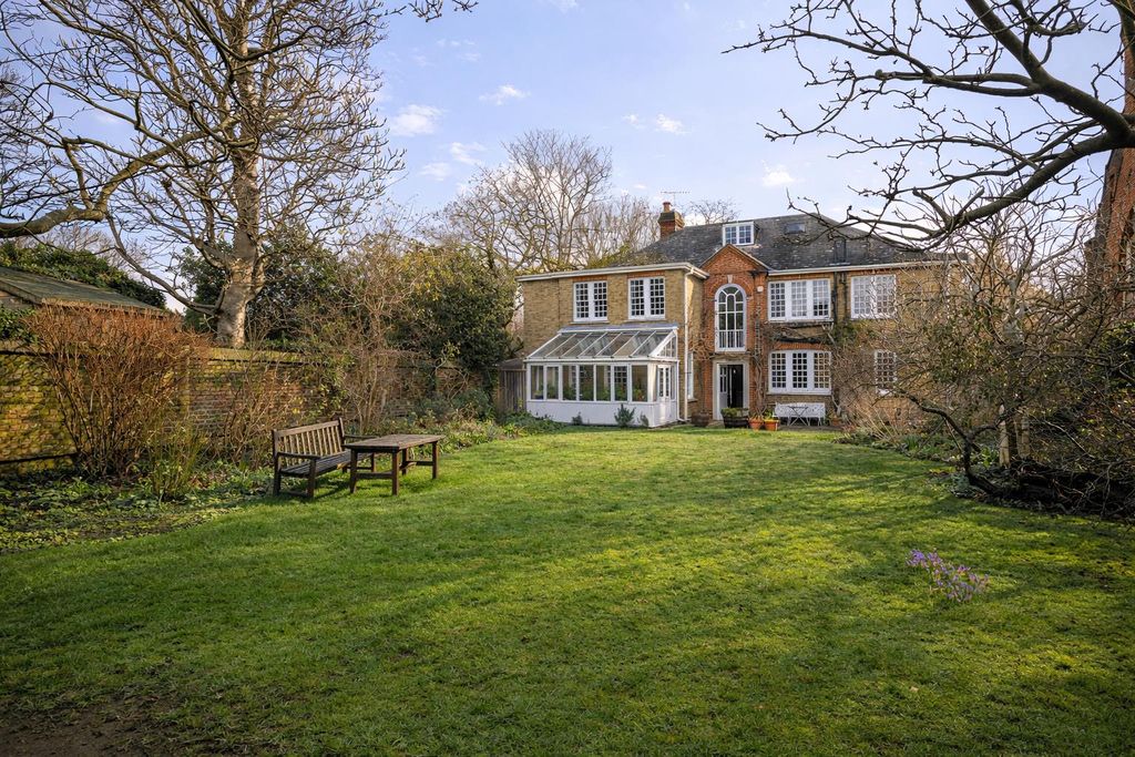 Property photo 2 of 16 55Fd89F7-Df29-4Abf-9415-738A9571E996.Png