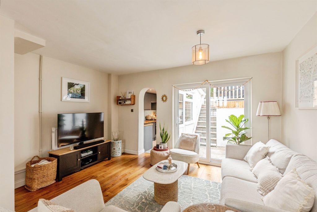 Property photo 2 of 17