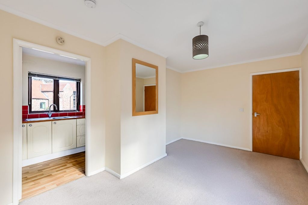 Property photo 2 of 9 Picture 2