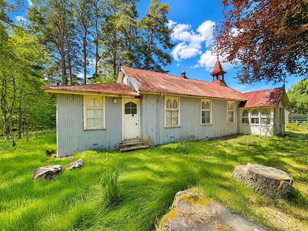 Property photo 1 of 11 Outside