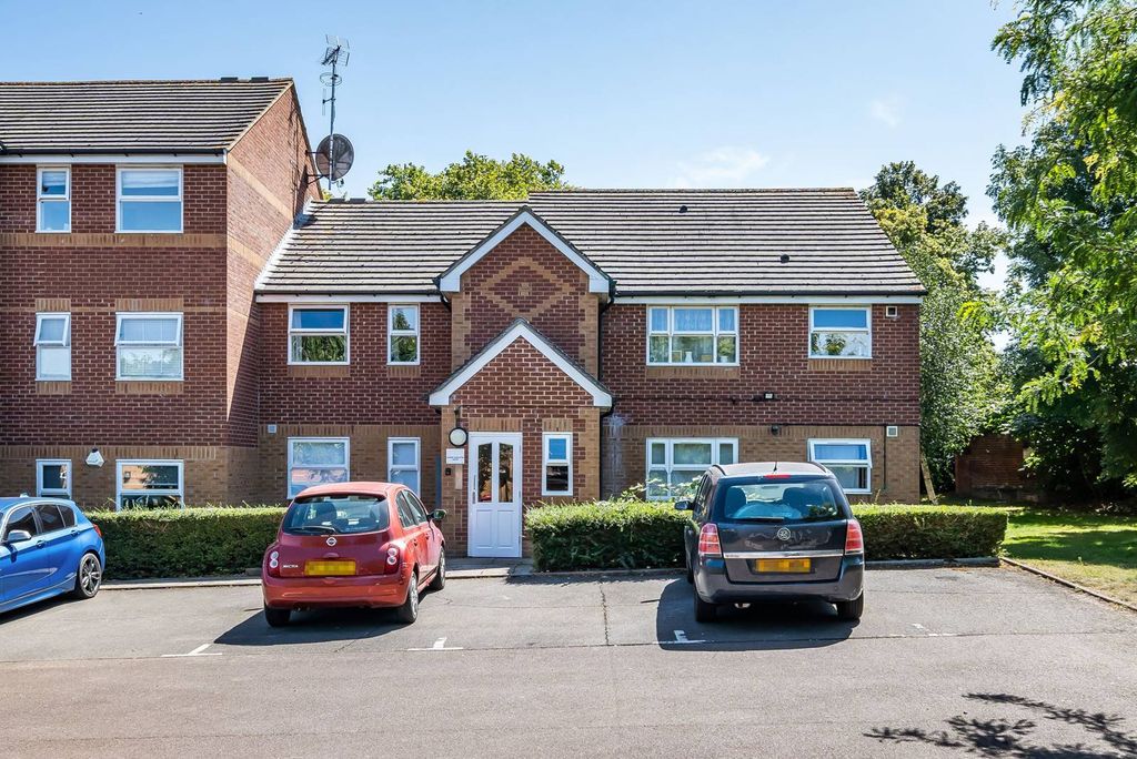 Property photo 1 of 8