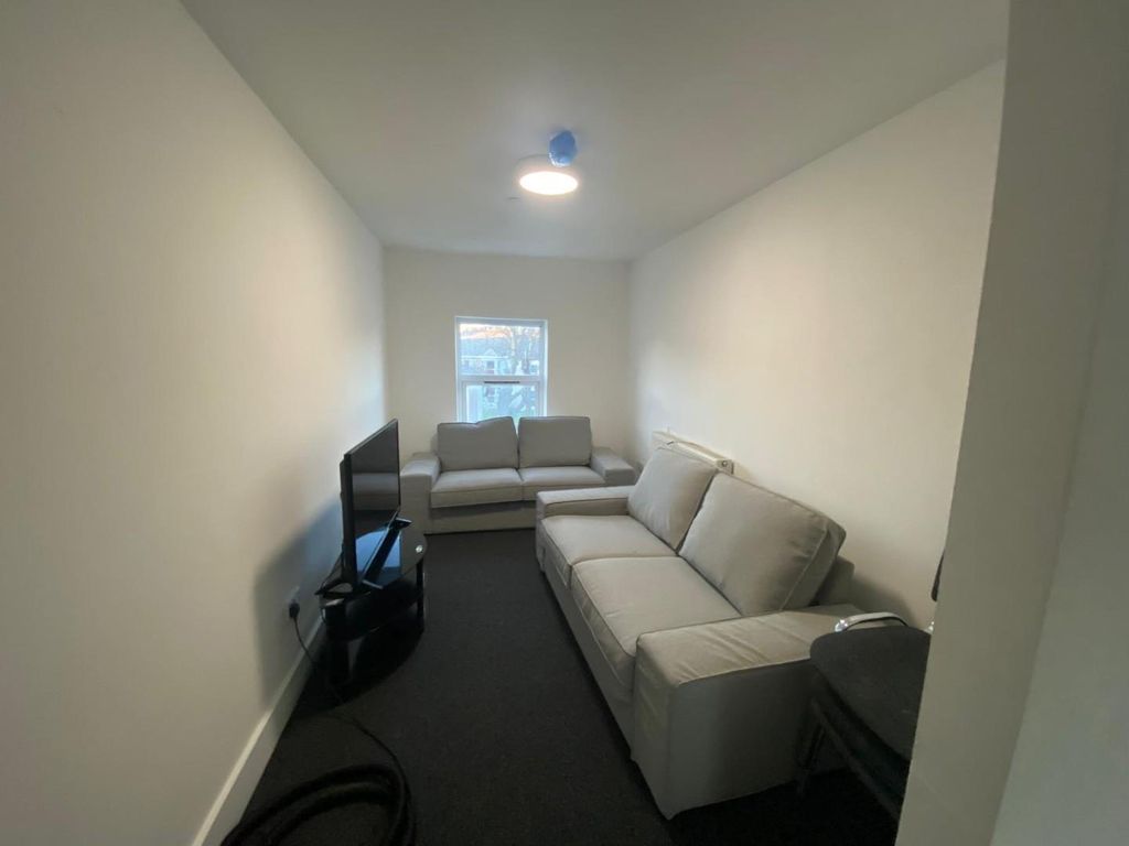 Property photo 3 of 8 9Ccf72F6-1E8B-4524-946A-90172A274E79.Jpg