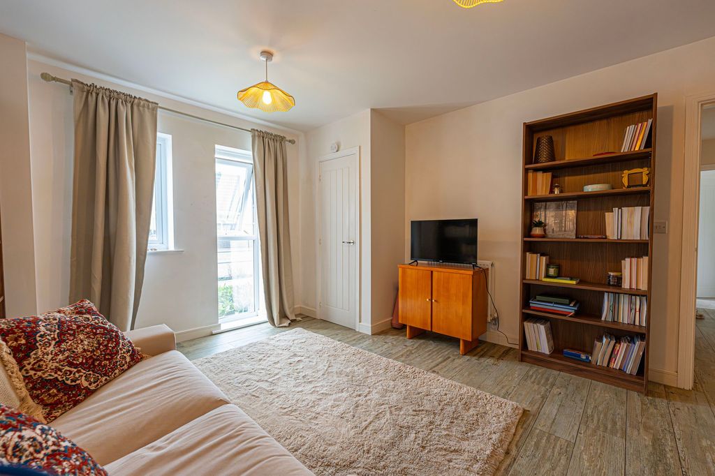 Additional image 9 of 2 bed flat for saleBaroque Court, The Serlio NP19