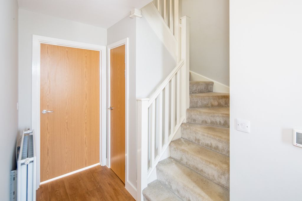 Property photo 2 of 23 Entrance Hall