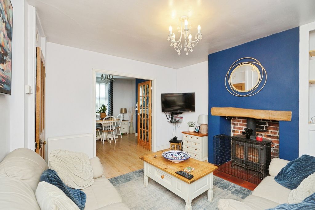 Property photo 2 of 20 Pbox-Img.Jpg