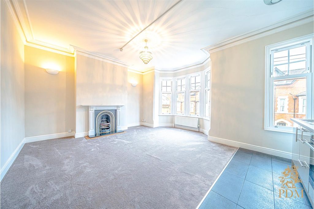 Property photo 2 of 7 Flat 2, 4, Mapperley Park Drive Nottingham, Ng3 5B