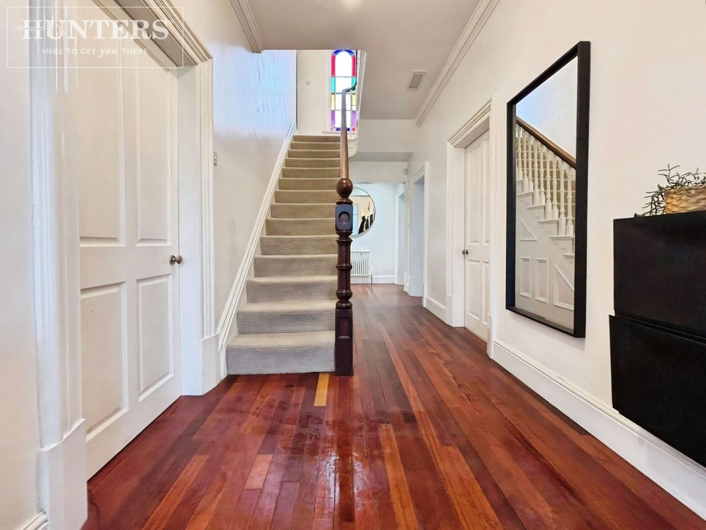 Property photo 2 of 28 Pbox-Img.Jpg