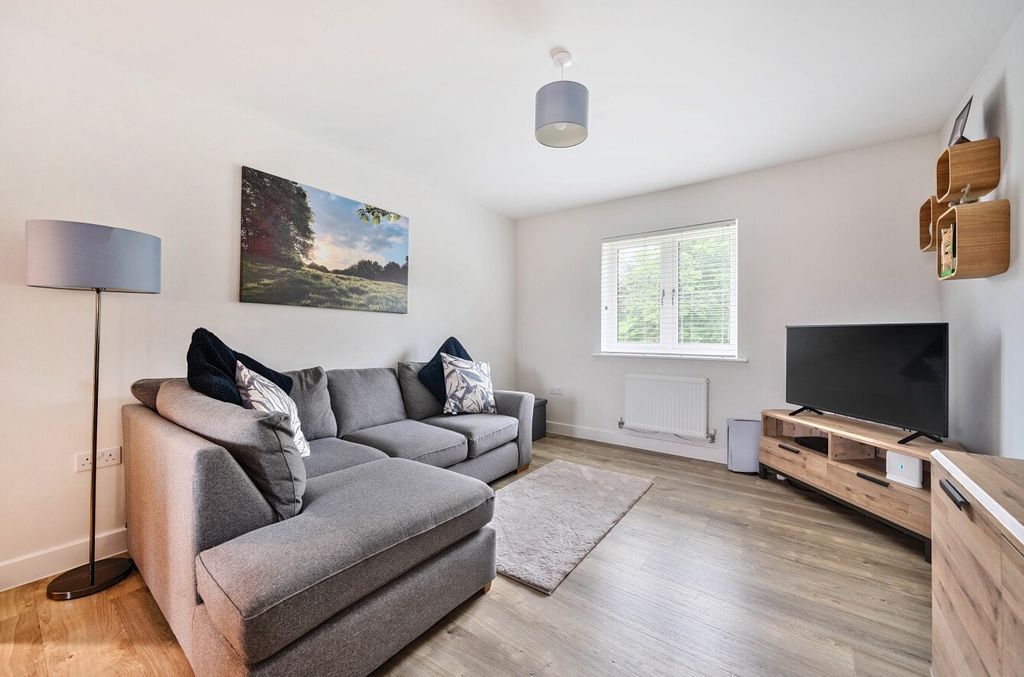 Property photo 2 of 9 1305300-10-68419E...