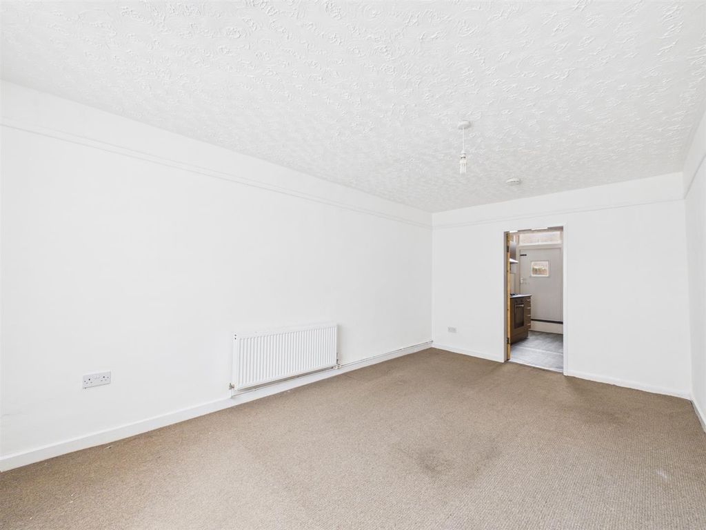 Property photo 2 of 18 Cam03604G0-Pr0375-Still001.Jpg