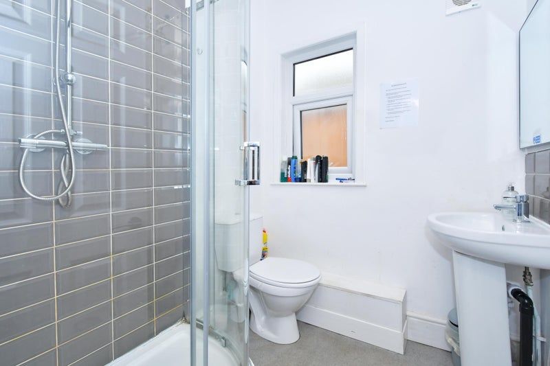 Property photo 1 of 12 Bathroom