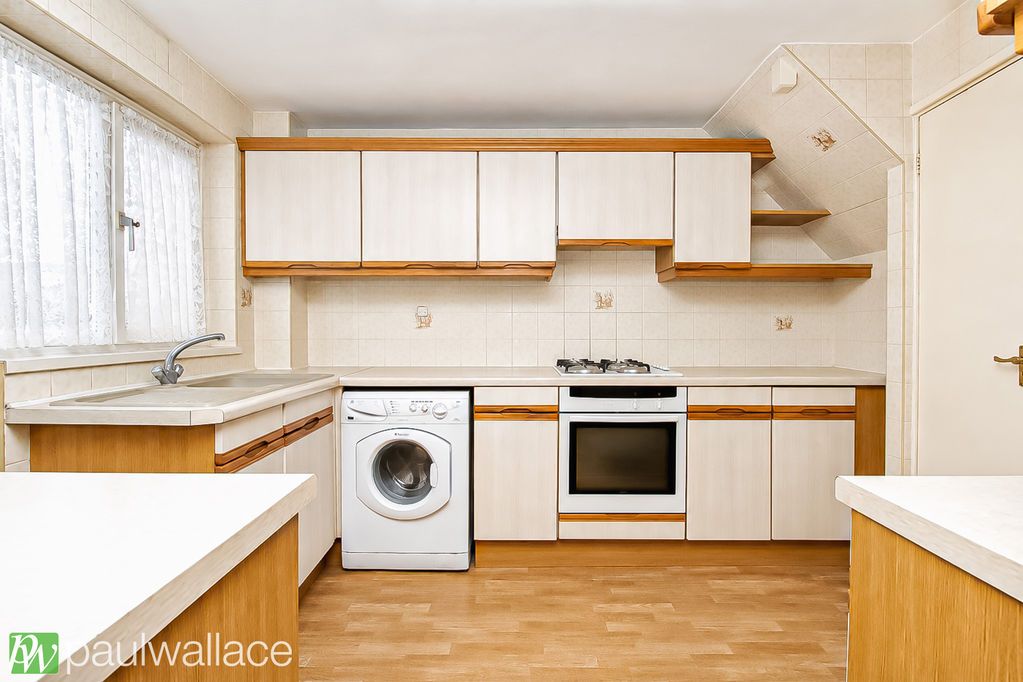 Property photo 3 of 15 Kitchen