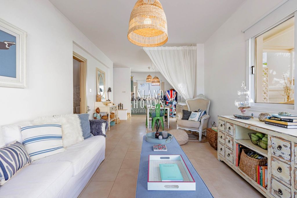 Property photo 2 of 28