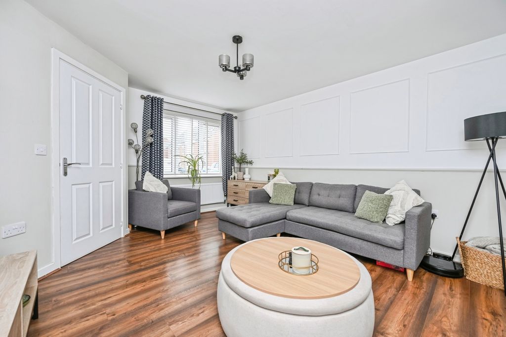 Property photo 3 of 20 Pbox-Img.Jpg