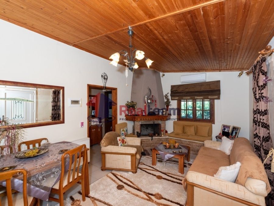 Property photo 2 of 25