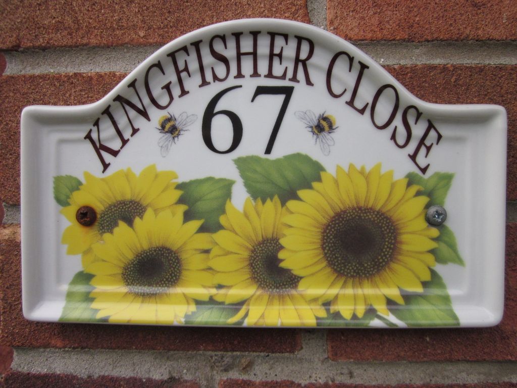 Property photo 3 of 9 Sign
