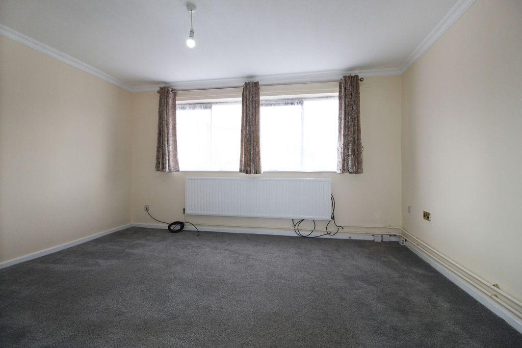 Property photo 2 of 13 Img 2540