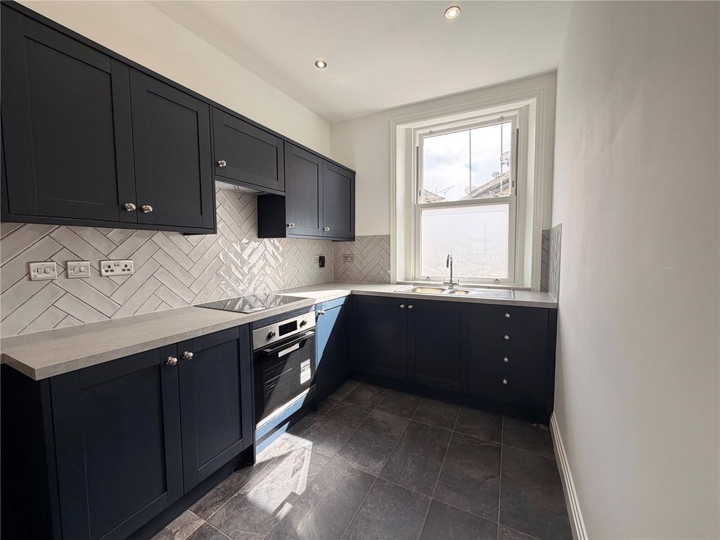 Property photo 3 of 13 Picture No. 15