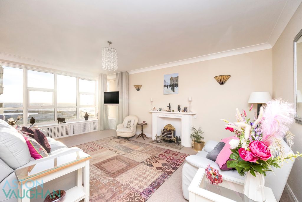 Property photo 3 of 23 4693703