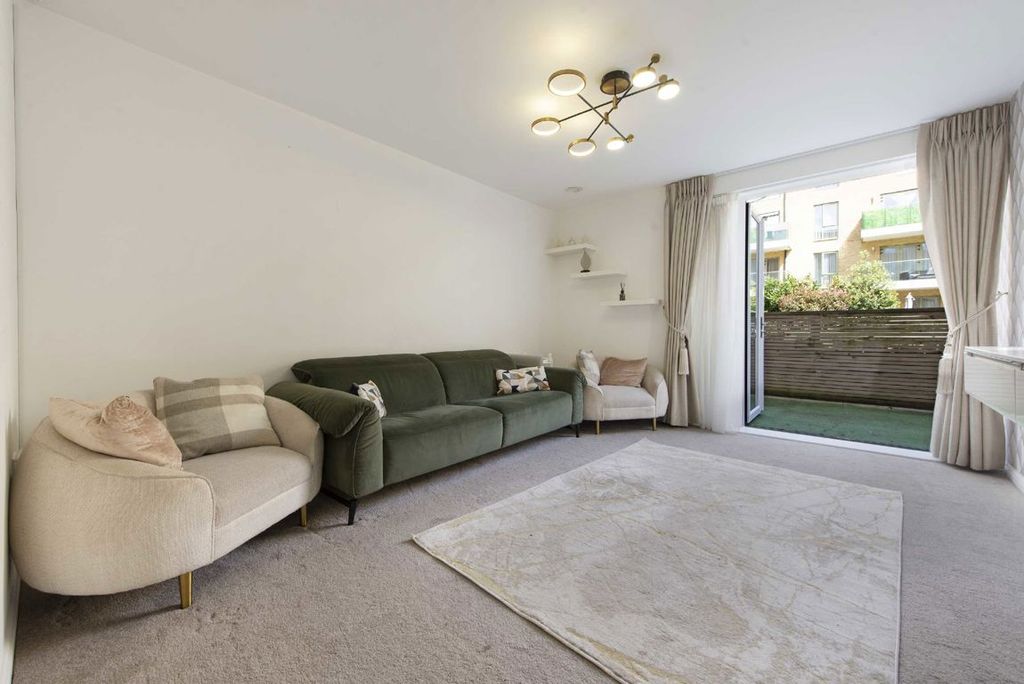 Property photo 3 of 8