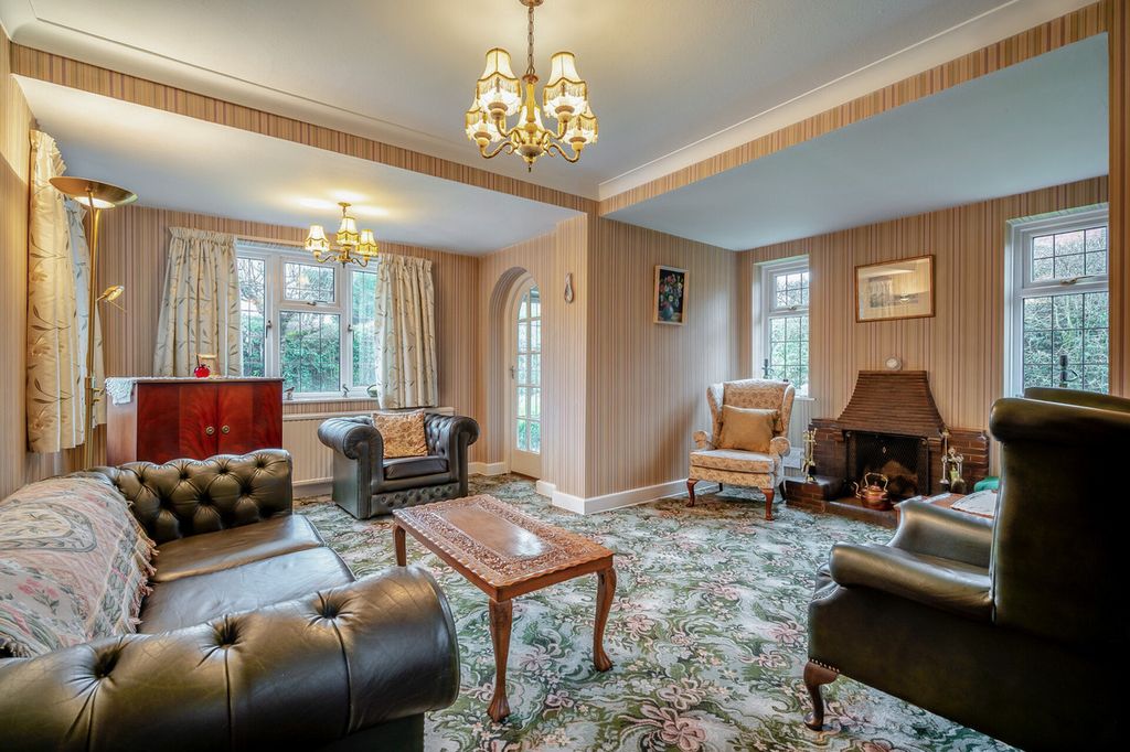 Property photo 2 of 41