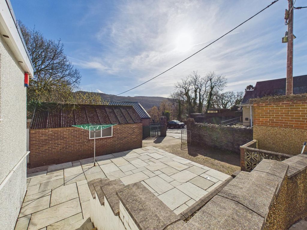 Property photo 3 of 20 Exterior